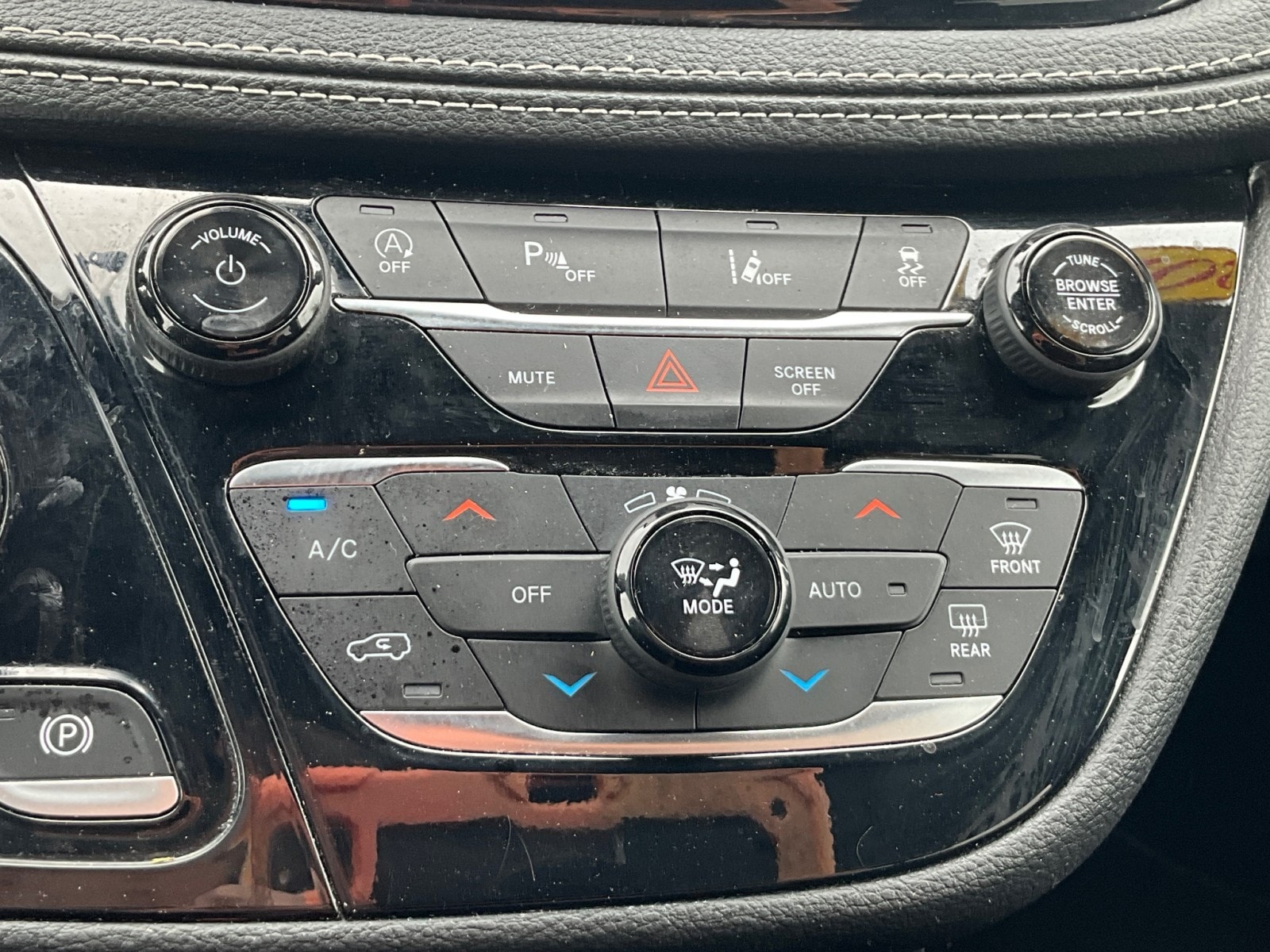 2023 Chrysler Pacifica Touring - Photo 21