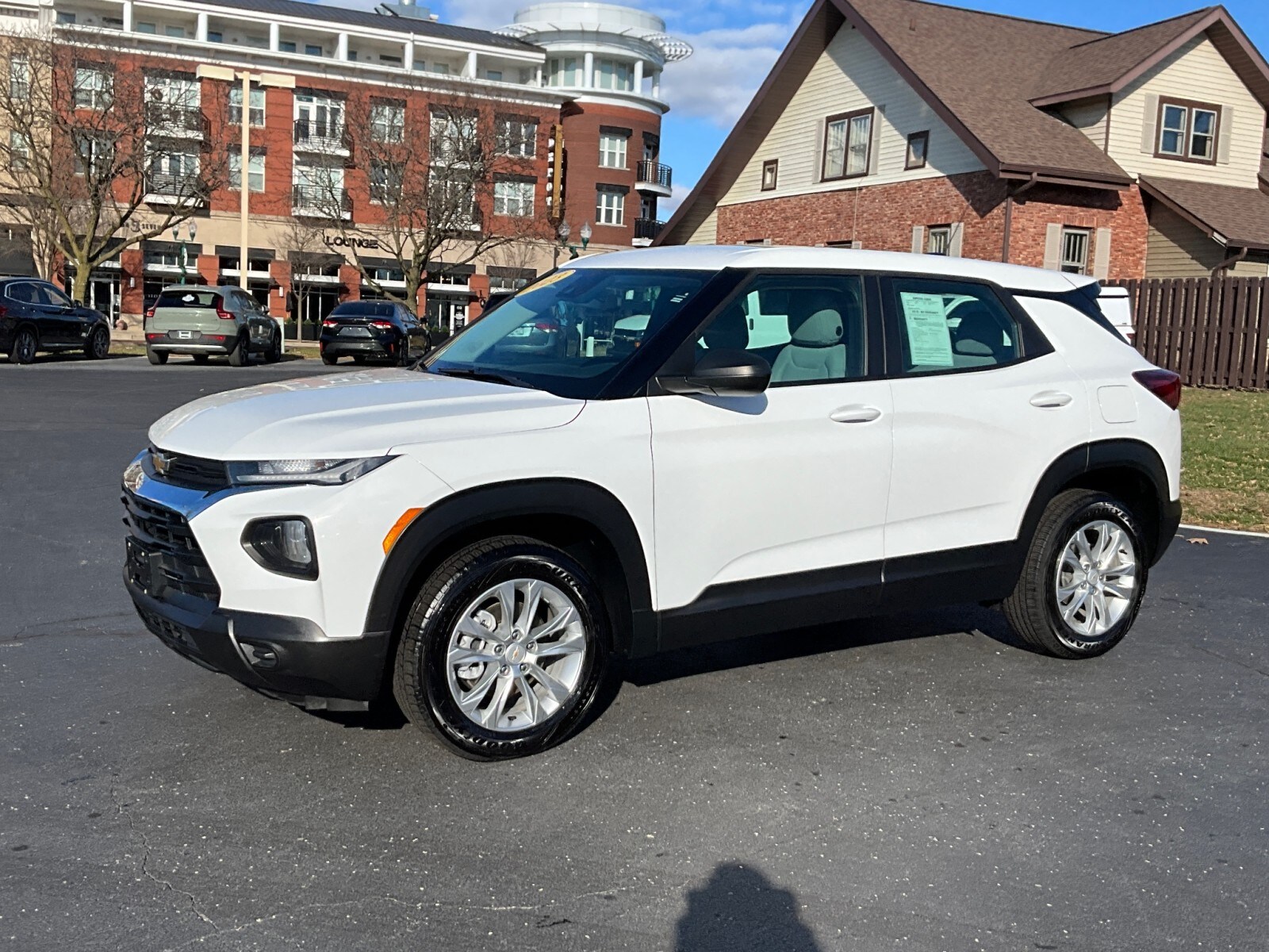 2023 Chevrolet Trailblazer LS photo 2