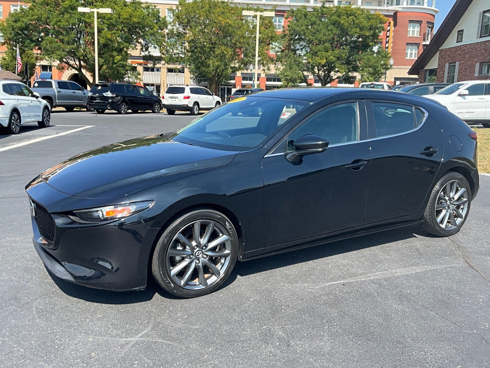 2019 Mazda Mazda3 Preferred Hatchback photo 3