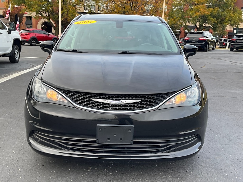 Used 2017 Chrysler Pacifica LX Van