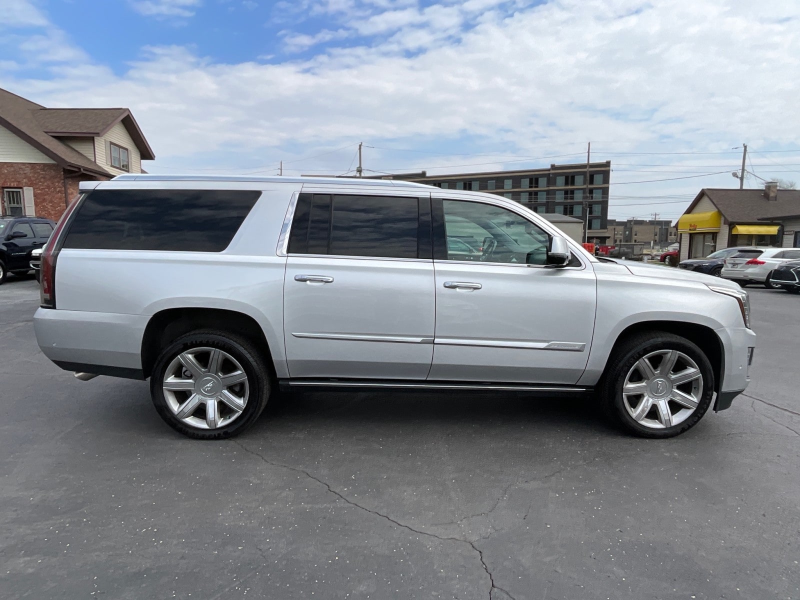 2020 Cadillac Escalade ESV Premium Luxury - Photo 9