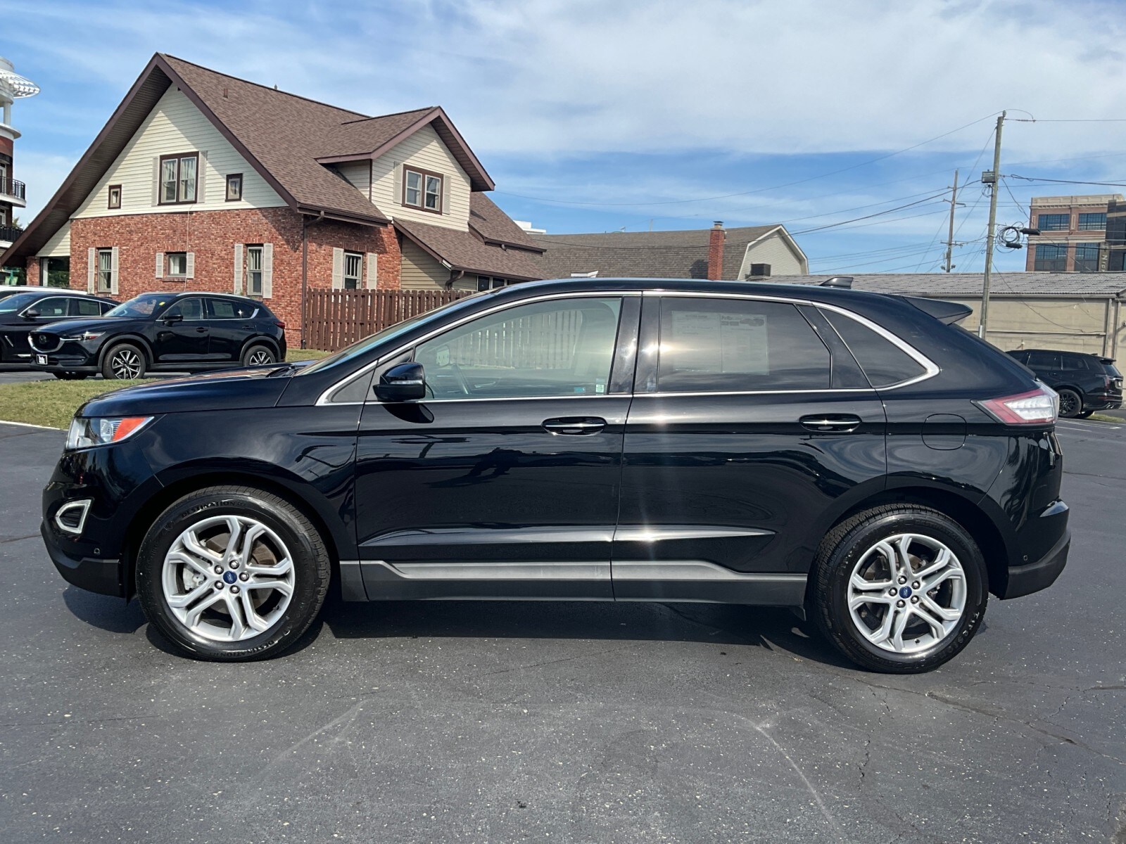 2018 Ford Edge Titanium photo 2