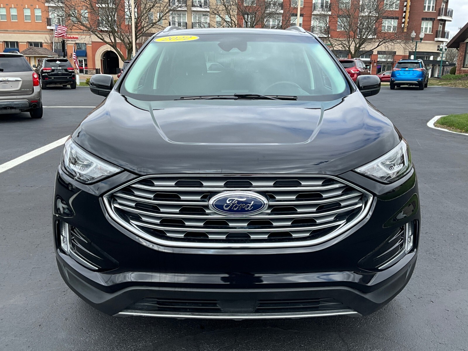2022 Ford Edge SEL photo 2
