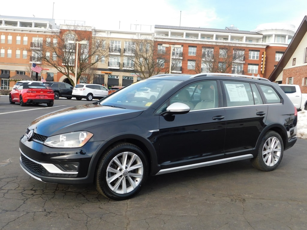 Used 2017 Volkswagen Golf Alltrack TSI SE 4MOTION Wagon