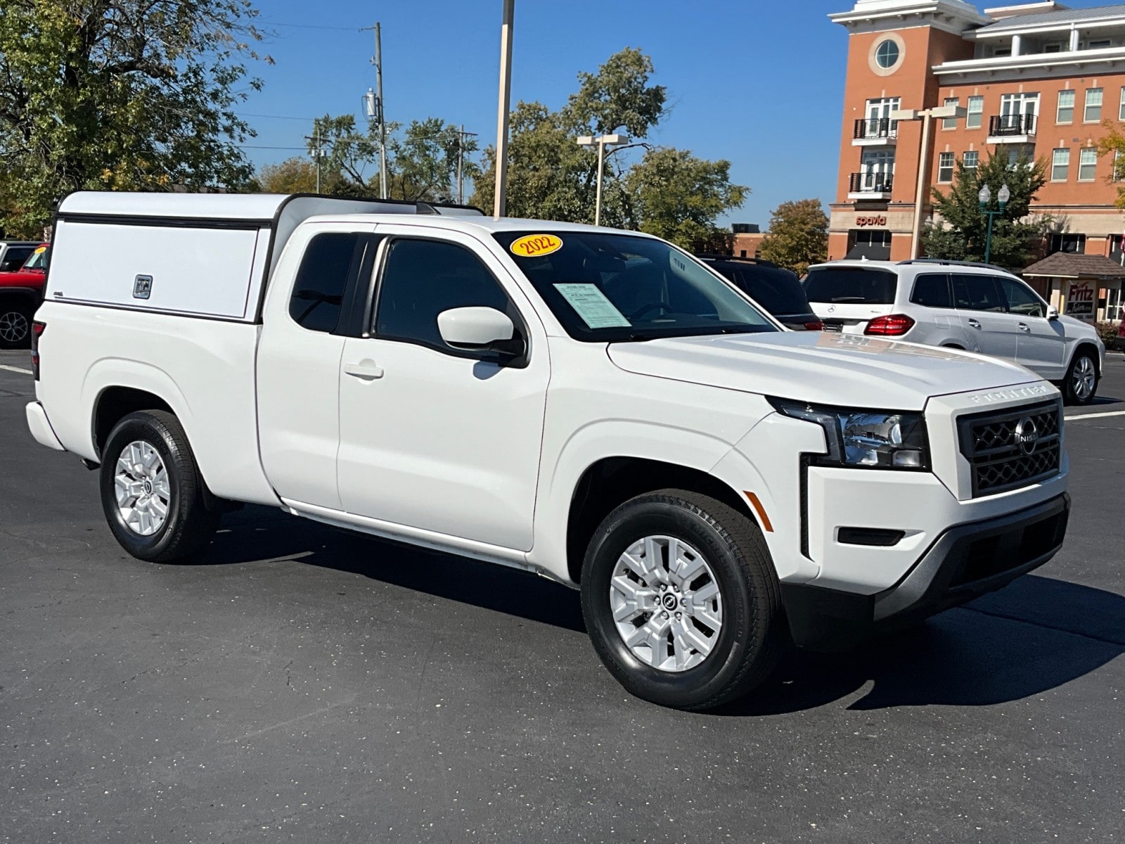 2022 Nissan Frontier SV's photo