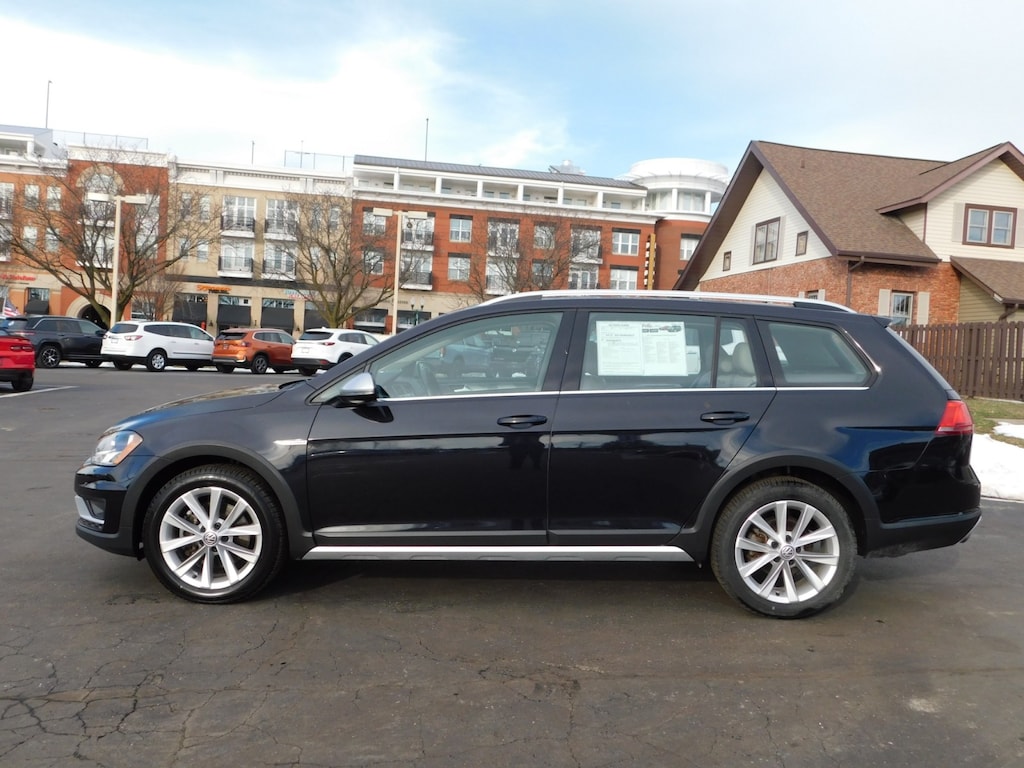 Used 2017 Volkswagen Golf Alltrack TSI SE 4MOTION Wagon