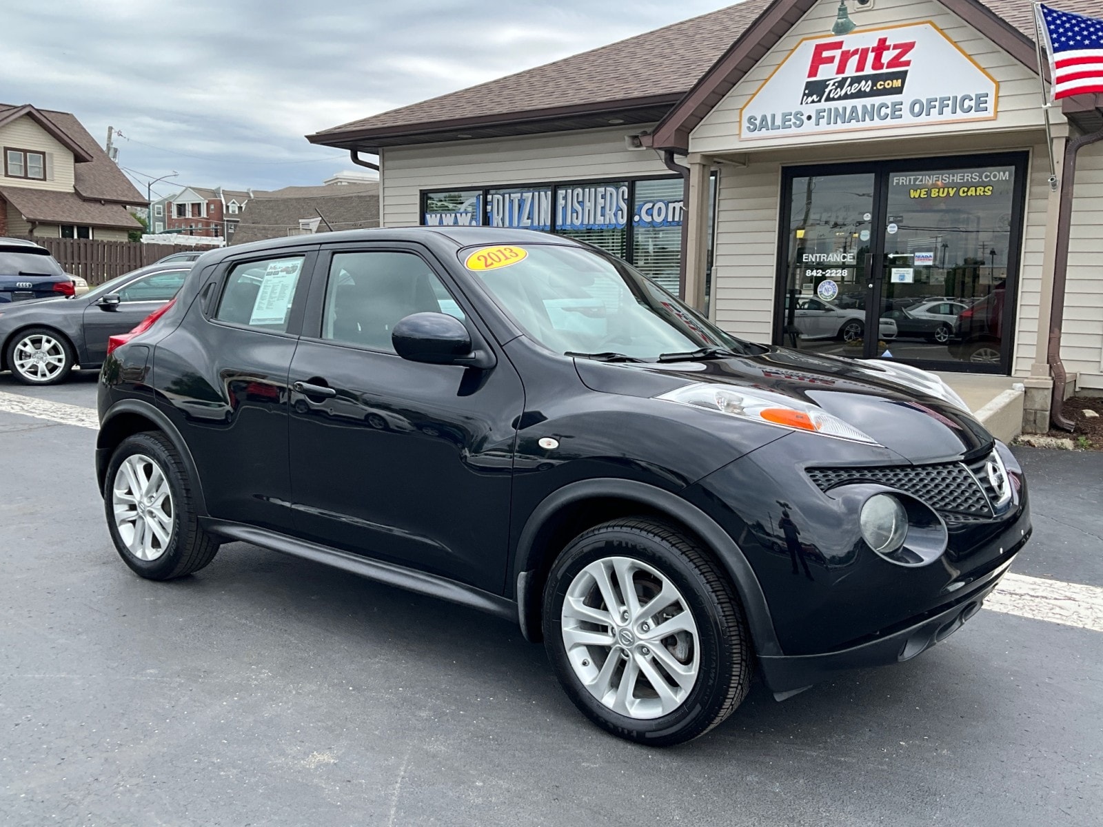 2013 Nissan Juke S FWD CVT's photo