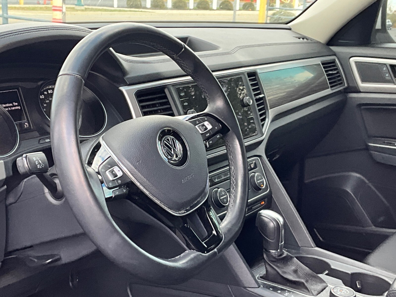 2019 Volkswagen Atlas V6 SE Technology photo 3