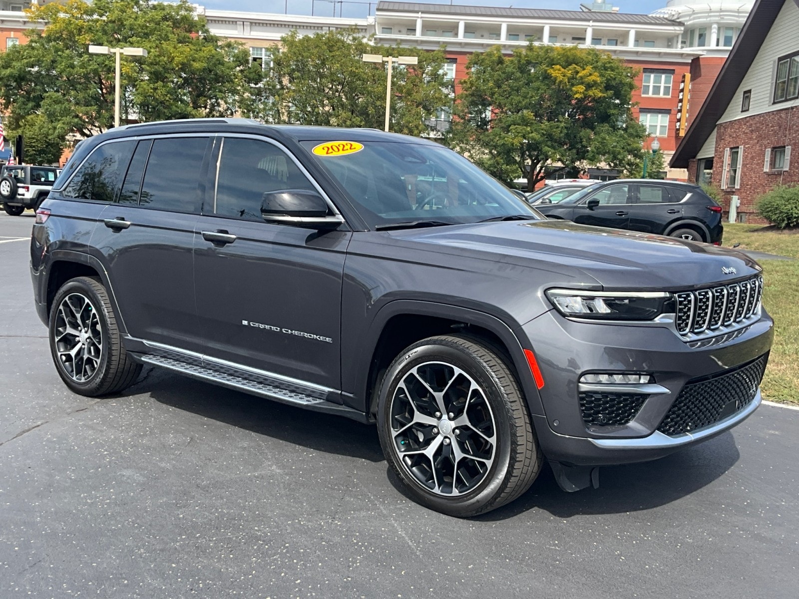 2022 Jeep Grand Cherokee Summit Reserve's photo