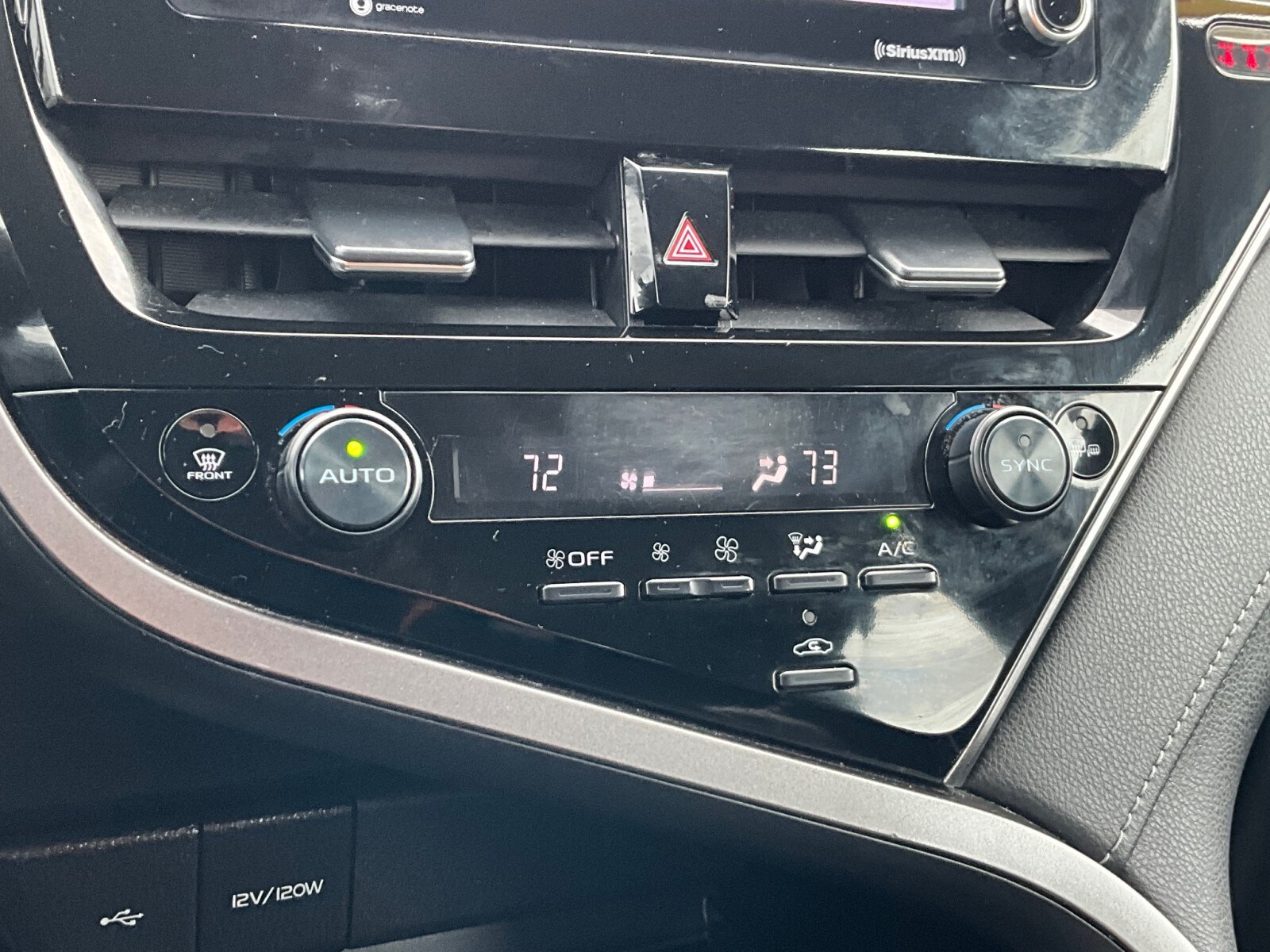 2024 Toyota Camry SE - Photo 19