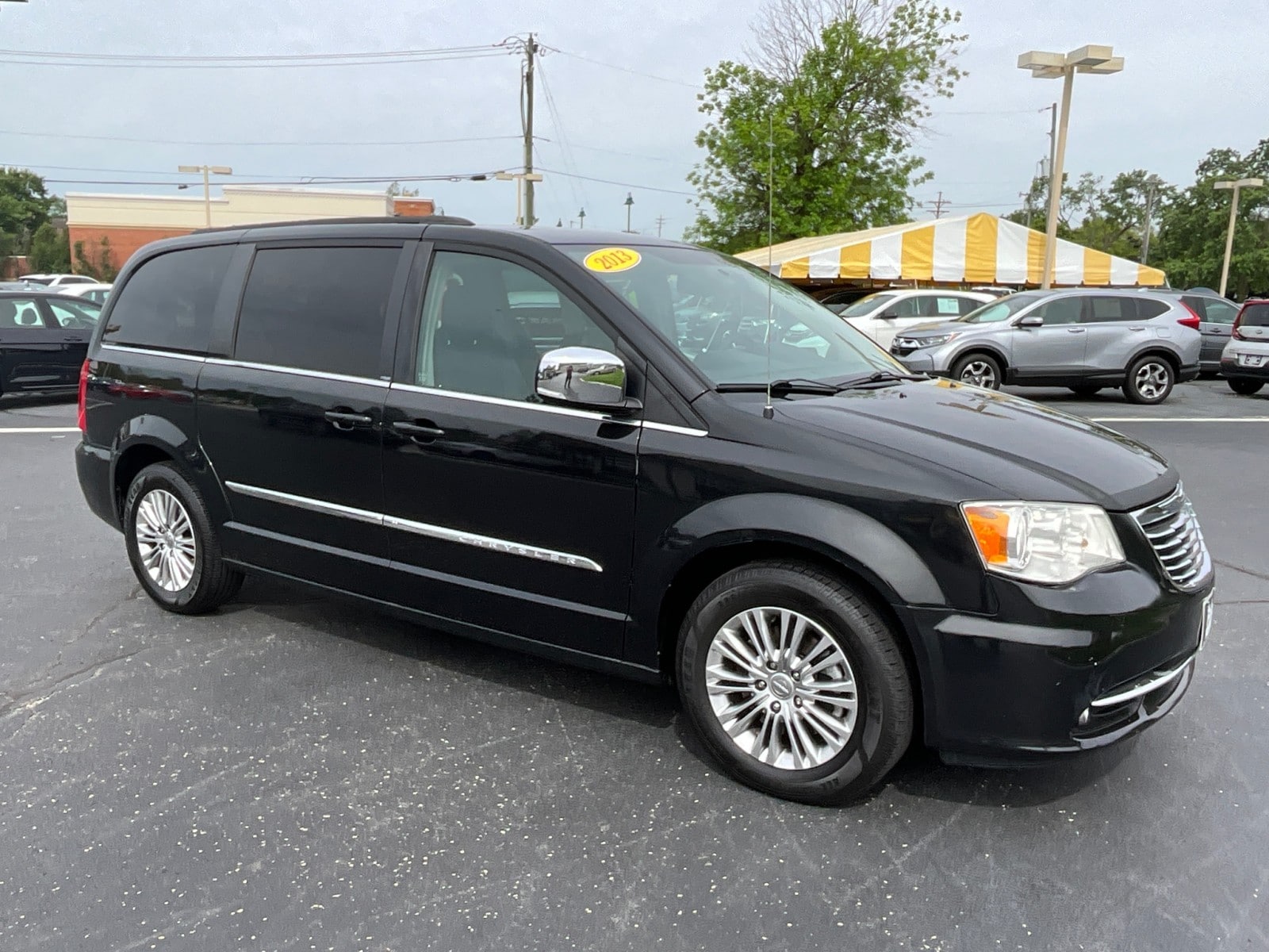 2013 Chrysler Town & Country Touring-L's photo