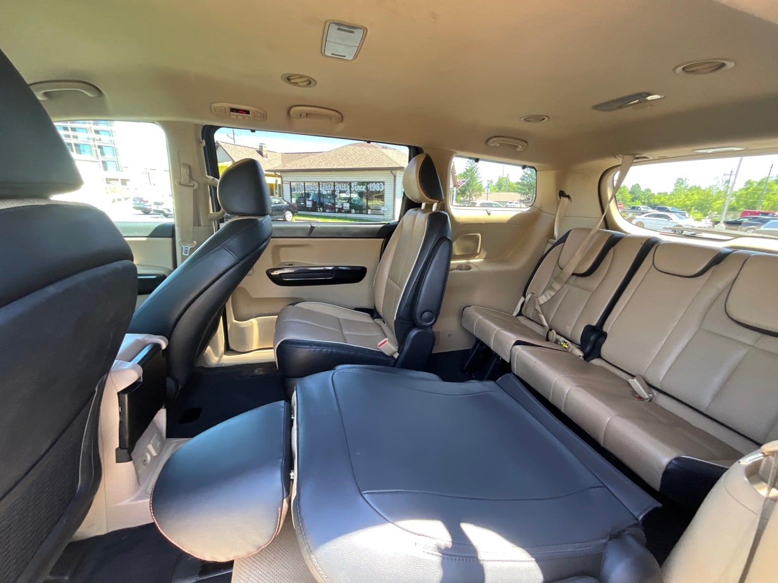 2016 Kia Sedona SX - Photo 35