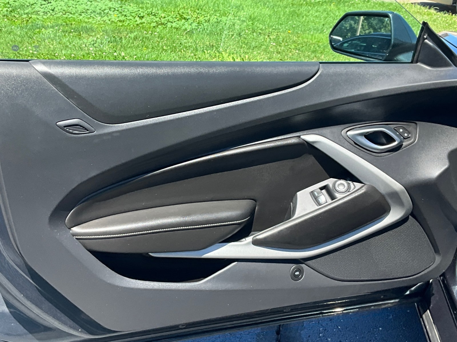2023 Chevrolet Camaro 1LT - Photo 24