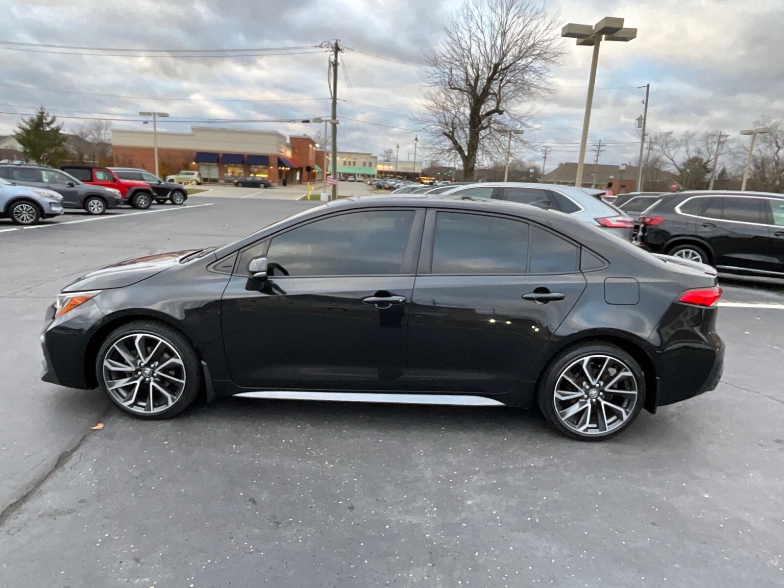 2020 Toyota Corolla SE Premium photo 4