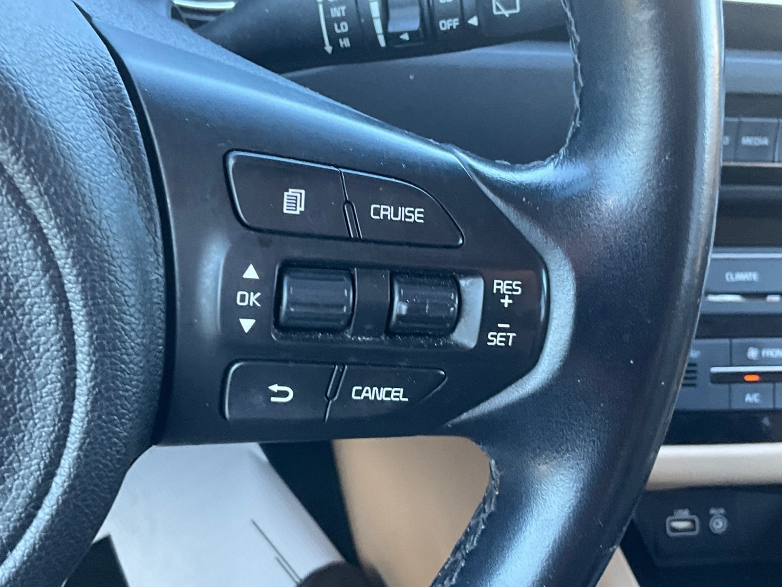 2016 Kia Sedona SX - Photo 17