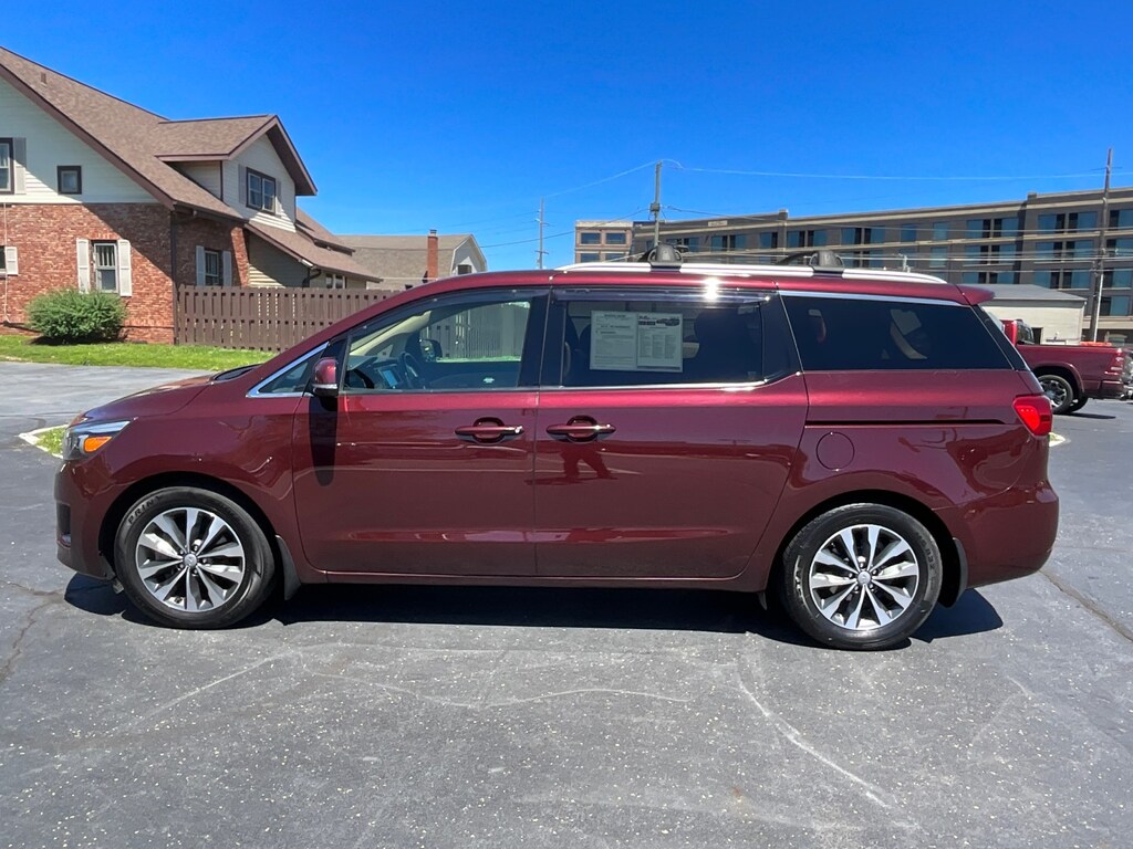 Used 2016 Kia Sedona SX Van