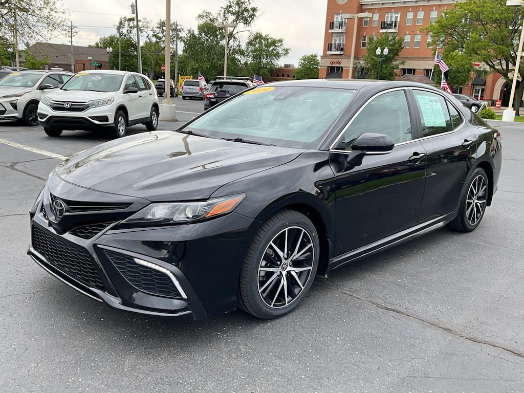 Used 2024 Toyota Camry SE Sedan