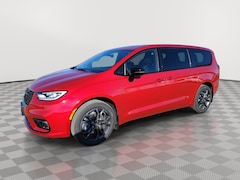 2026 Chrysler Pacifica SELECT AWD Passenger Van