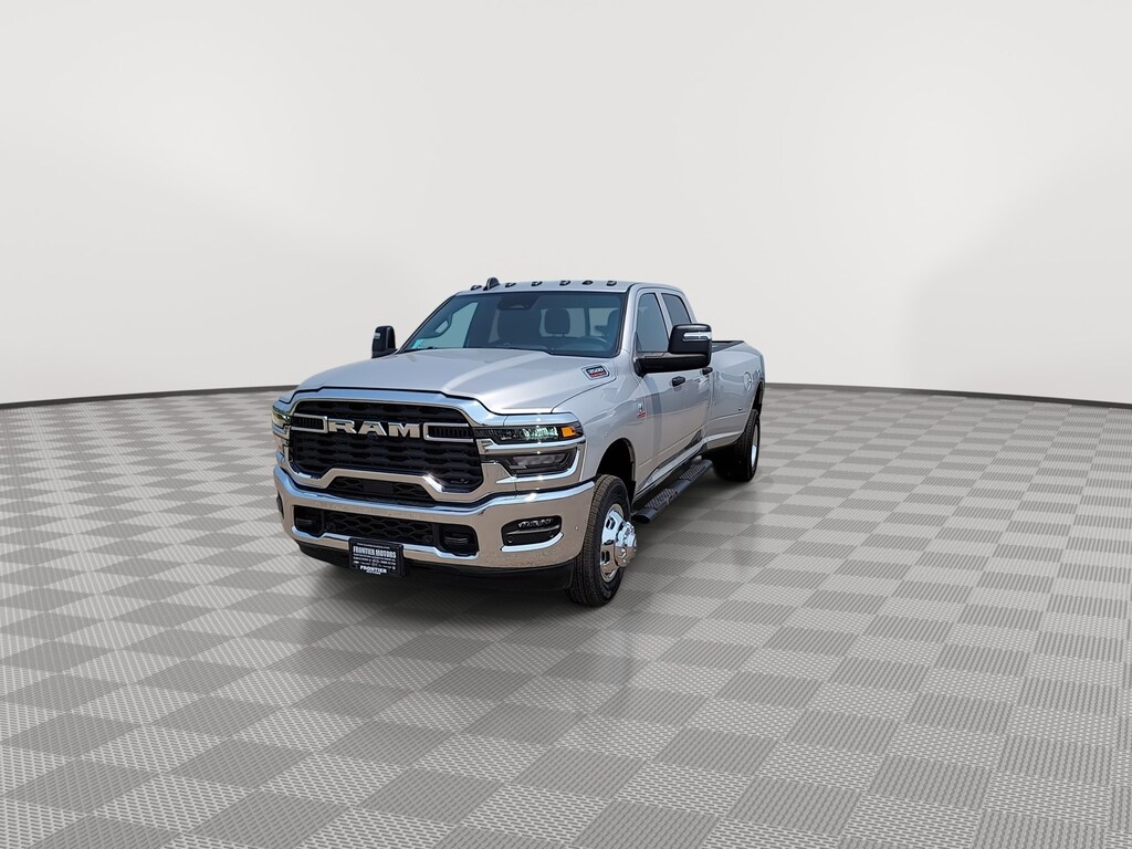 New 2026 Ram 3500 TRADESMAN CREW CAB 4X4 8' BOX Pickup