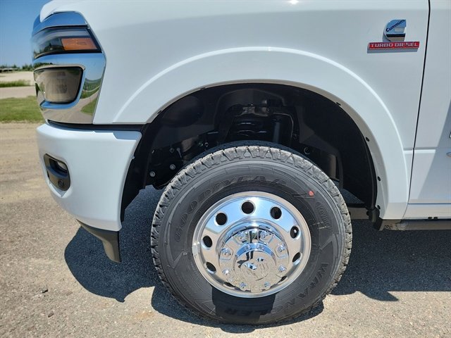 2025 RAM 3500 Limited - Photo 10