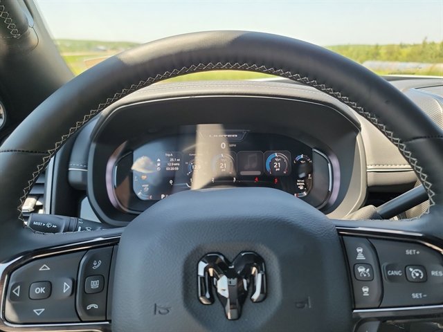 2025 RAM 3500 Limited - Photo 15