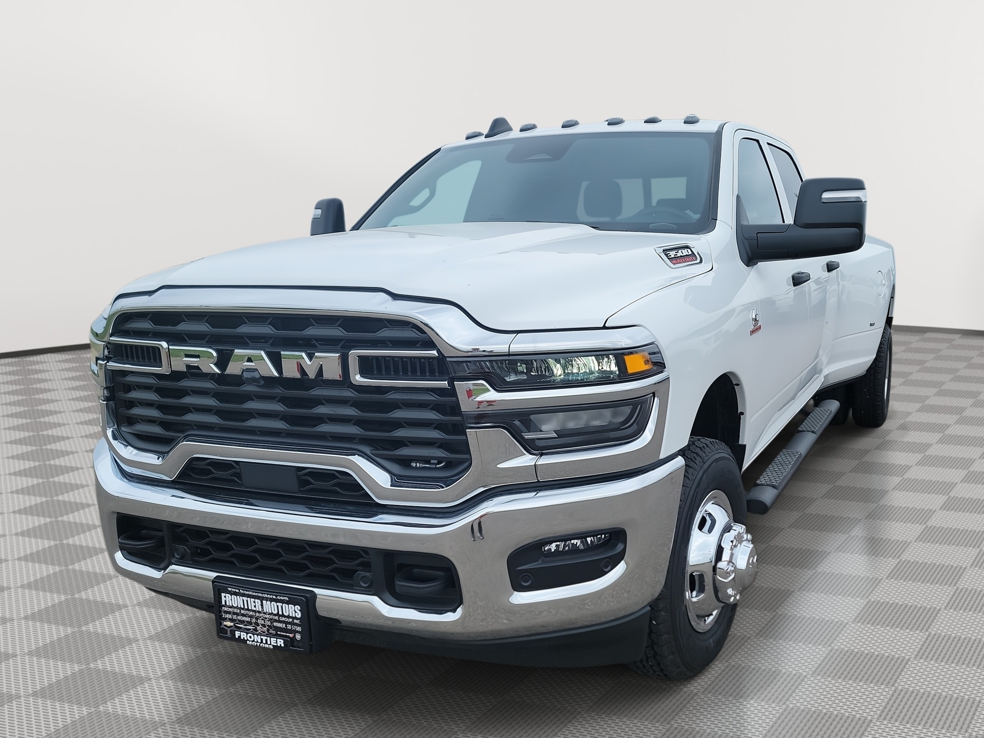 2026 Ram 3500 TRADESMAN CREW CAB 4X4 8' BOX
