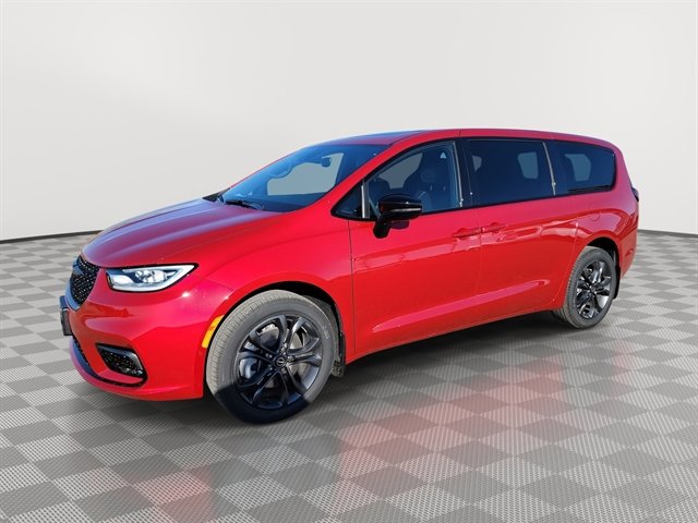 2026 Chrysler Pacifica Select AWD's photo