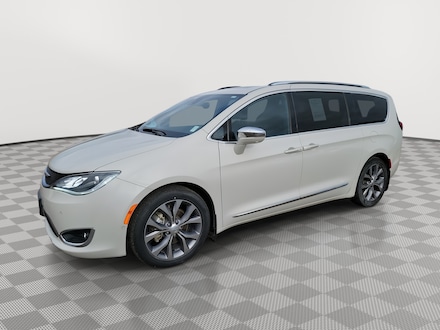 2020 Chrysler Pacifica Limited Van Passenger Van