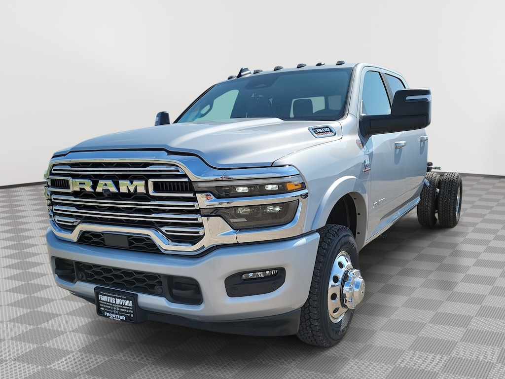 New 2026 Ram 3500 BIG HORN CREW CAB CHASSIS 4X4 60' CA Pickup