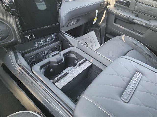 2025 RAM 3500 Limited - Photo 17