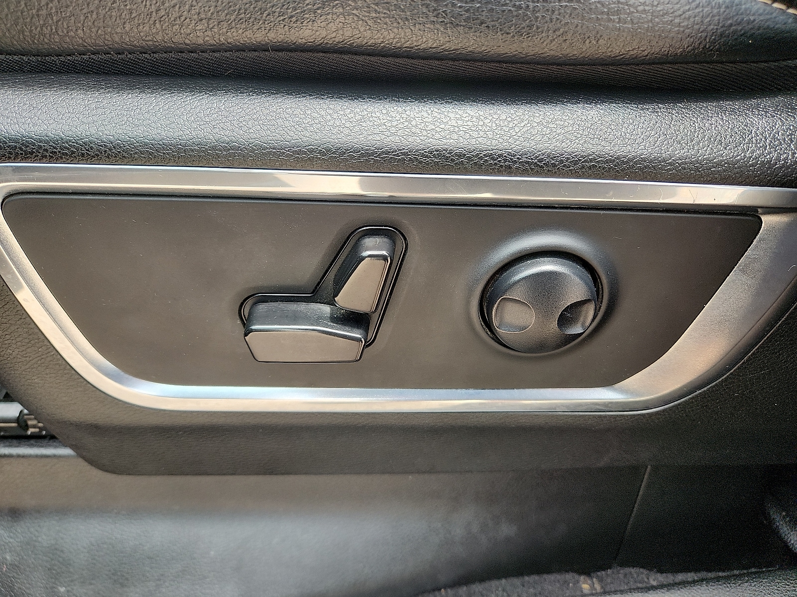 2025 RAM Ram 1500 Pickup Laramie - Photo 14