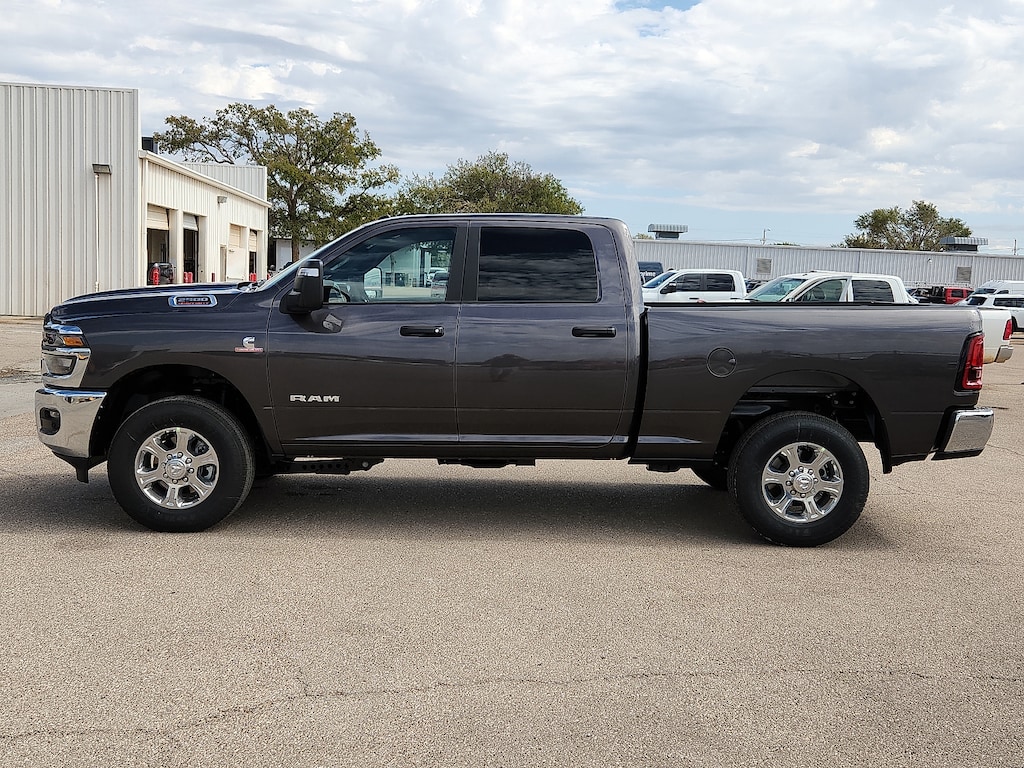 New 2026 Ram 2500 LONE STAR CREW CAB 4X4 6'4 BOX Pickup
