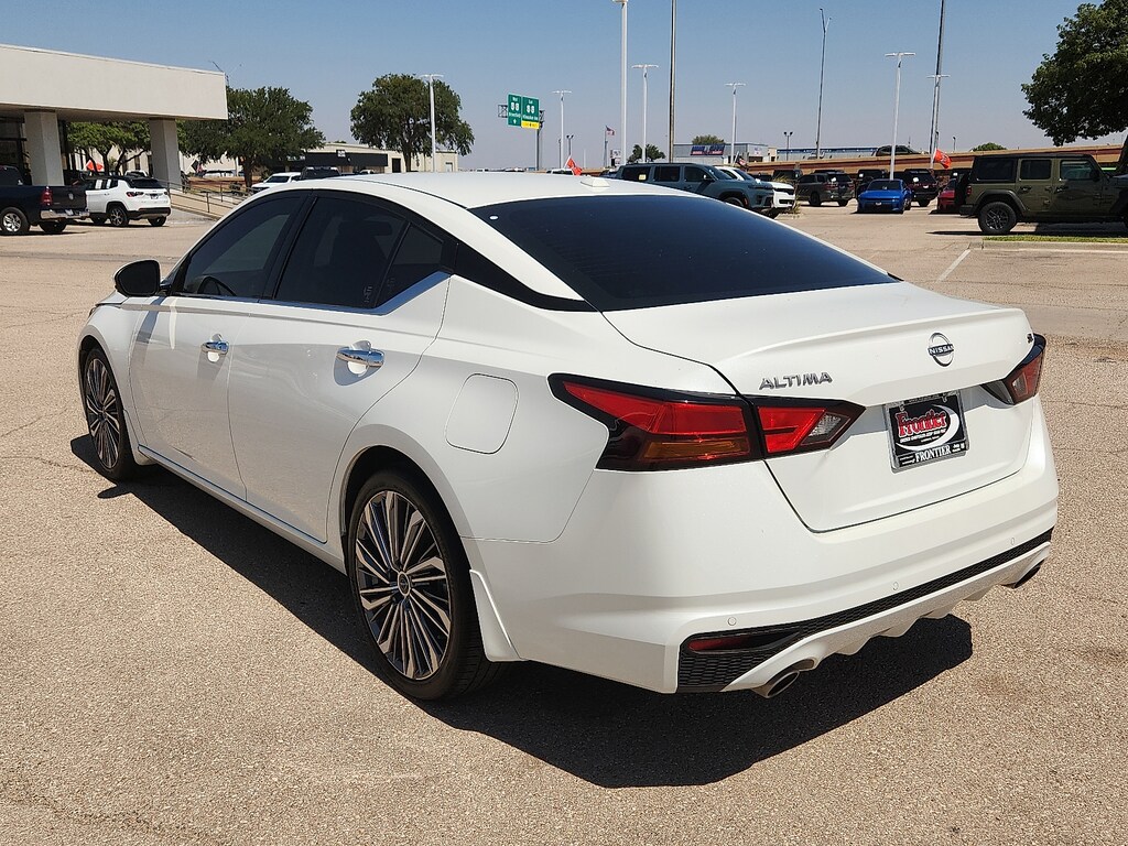 Used 2024 Nissan Altima 2.5 SL Sedan