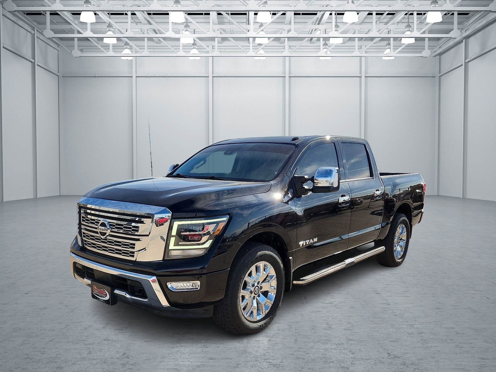 2021 Nissan Titan SL's photo