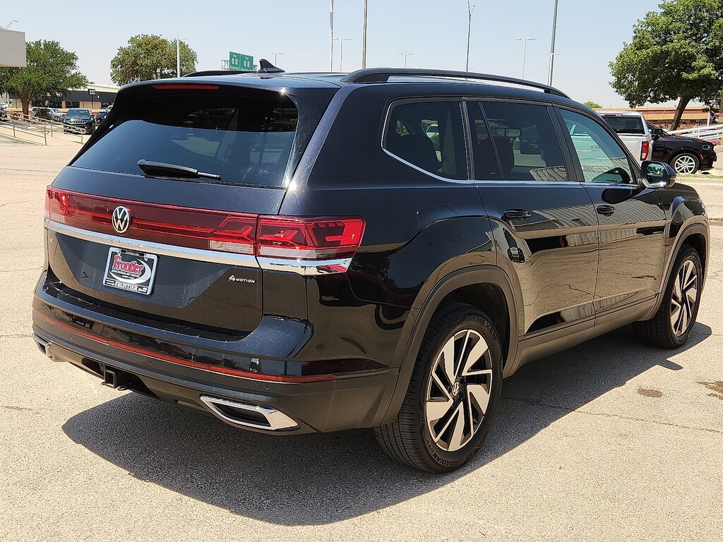 Used 2025 Volkswagen Atlas 2.0T SE w/Technology SUV