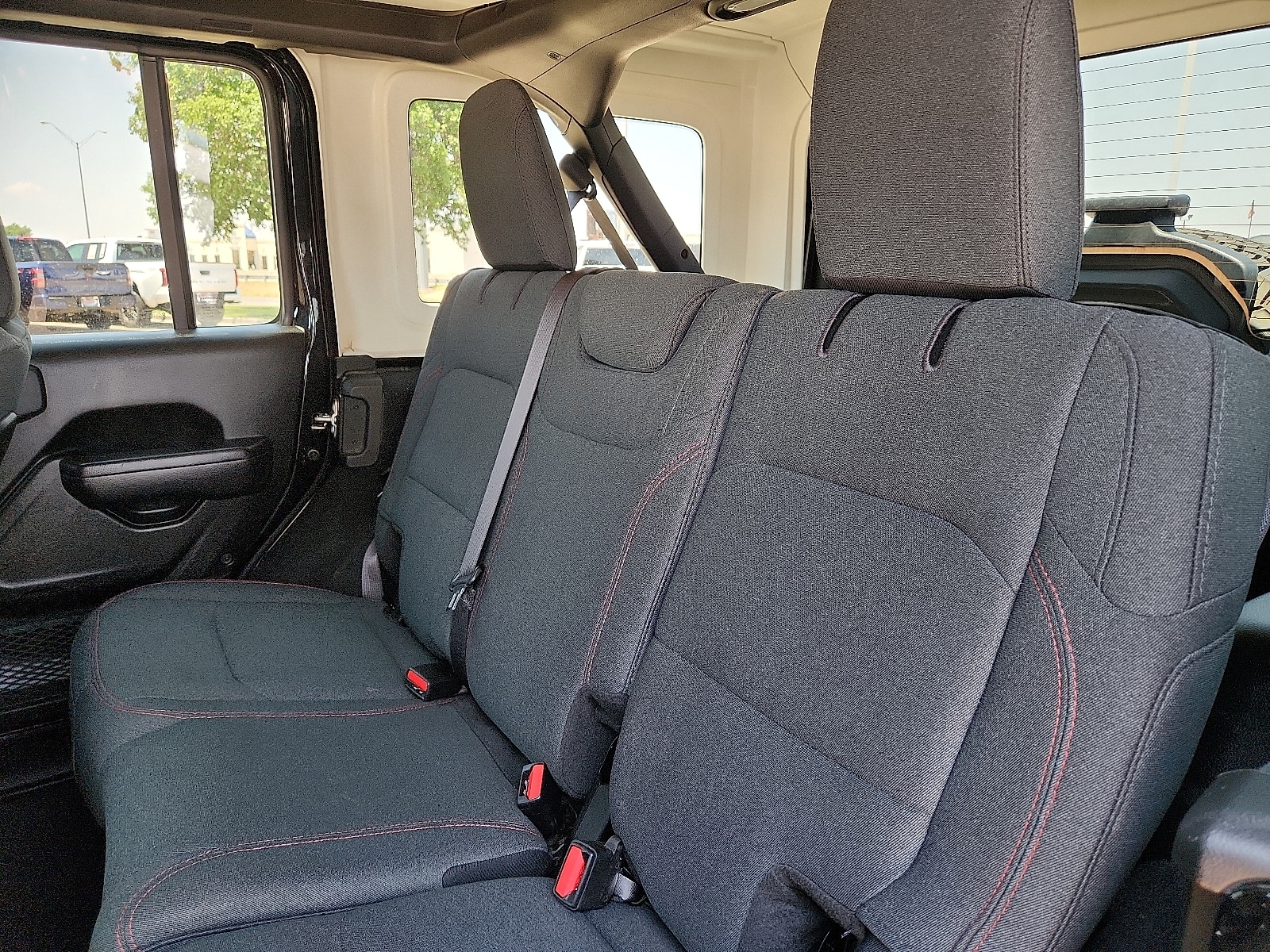 2025 Jeep Wrangler 4-Door Rubicon - Photo 9