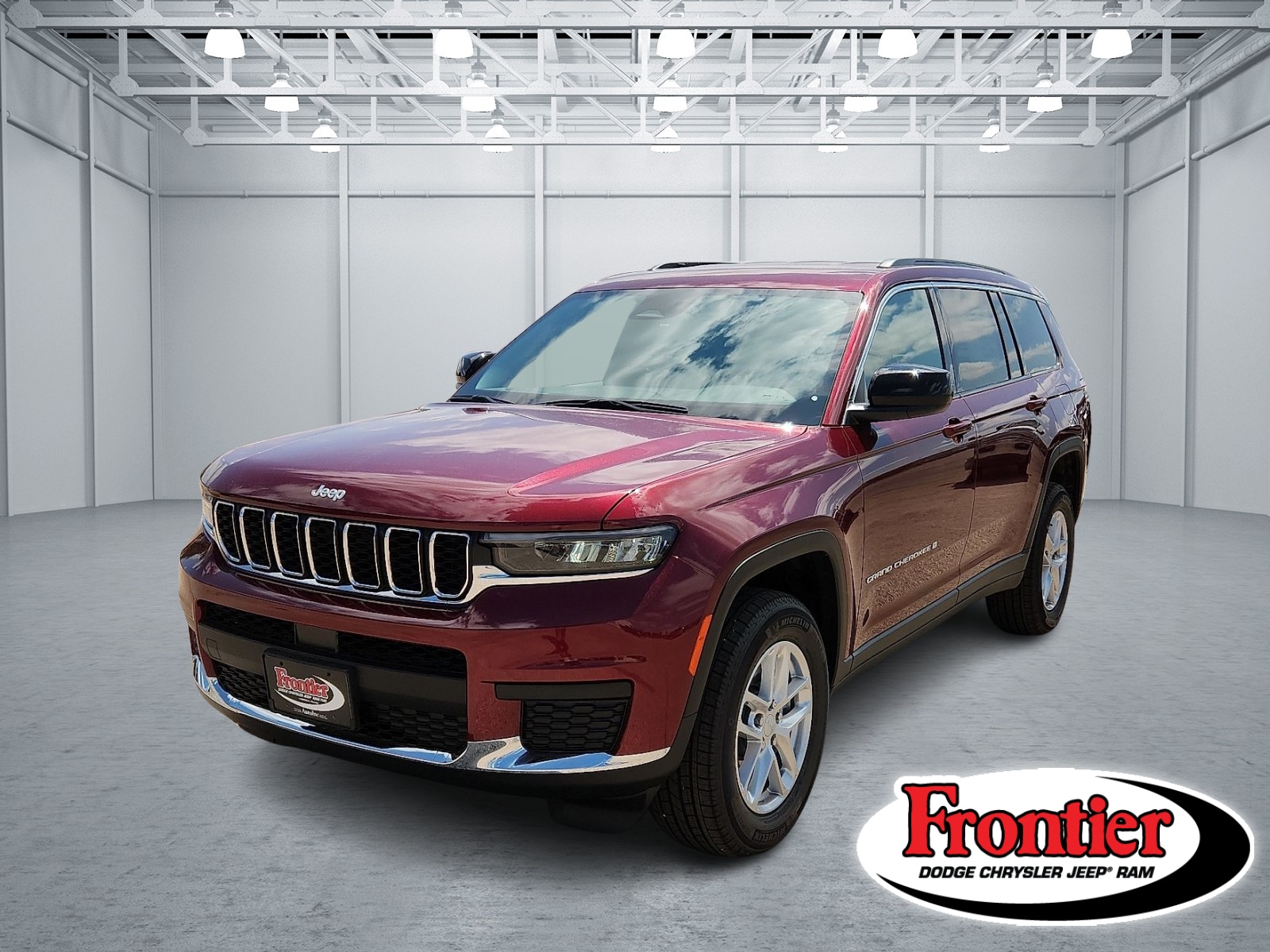2025 Jeep Grand Cherokee L Laredo's photo