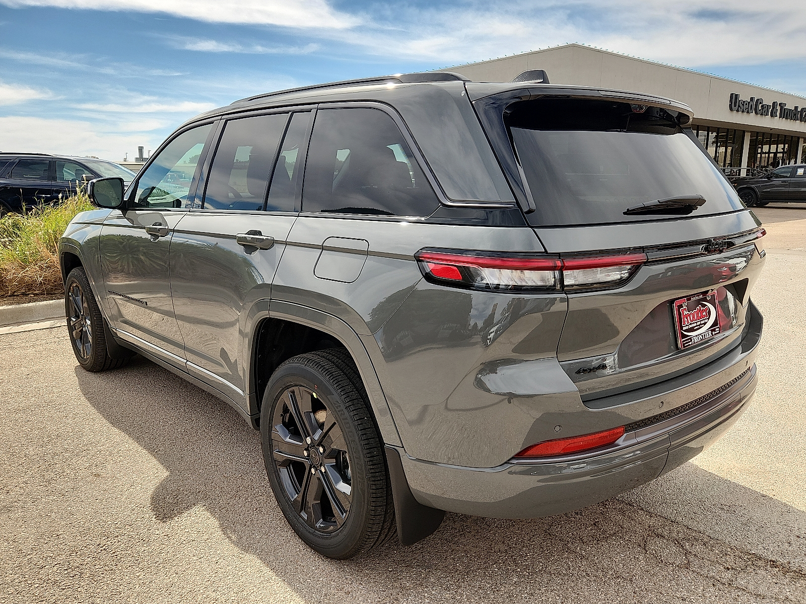 New 2027 Jeep Grand Cherokee 2 Row LIMITED 4X4 Sport Utility