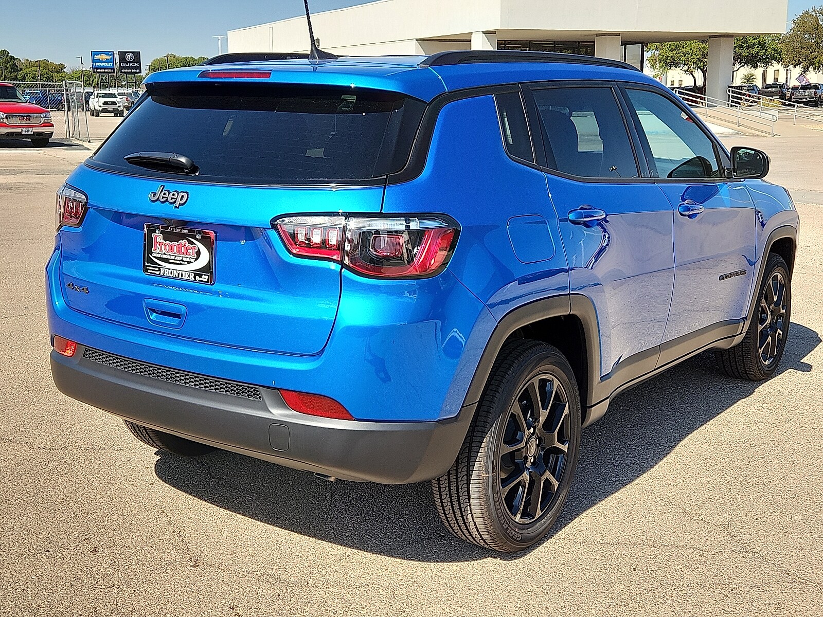 2026 Jeep Compass Latitude Altitude photo 2