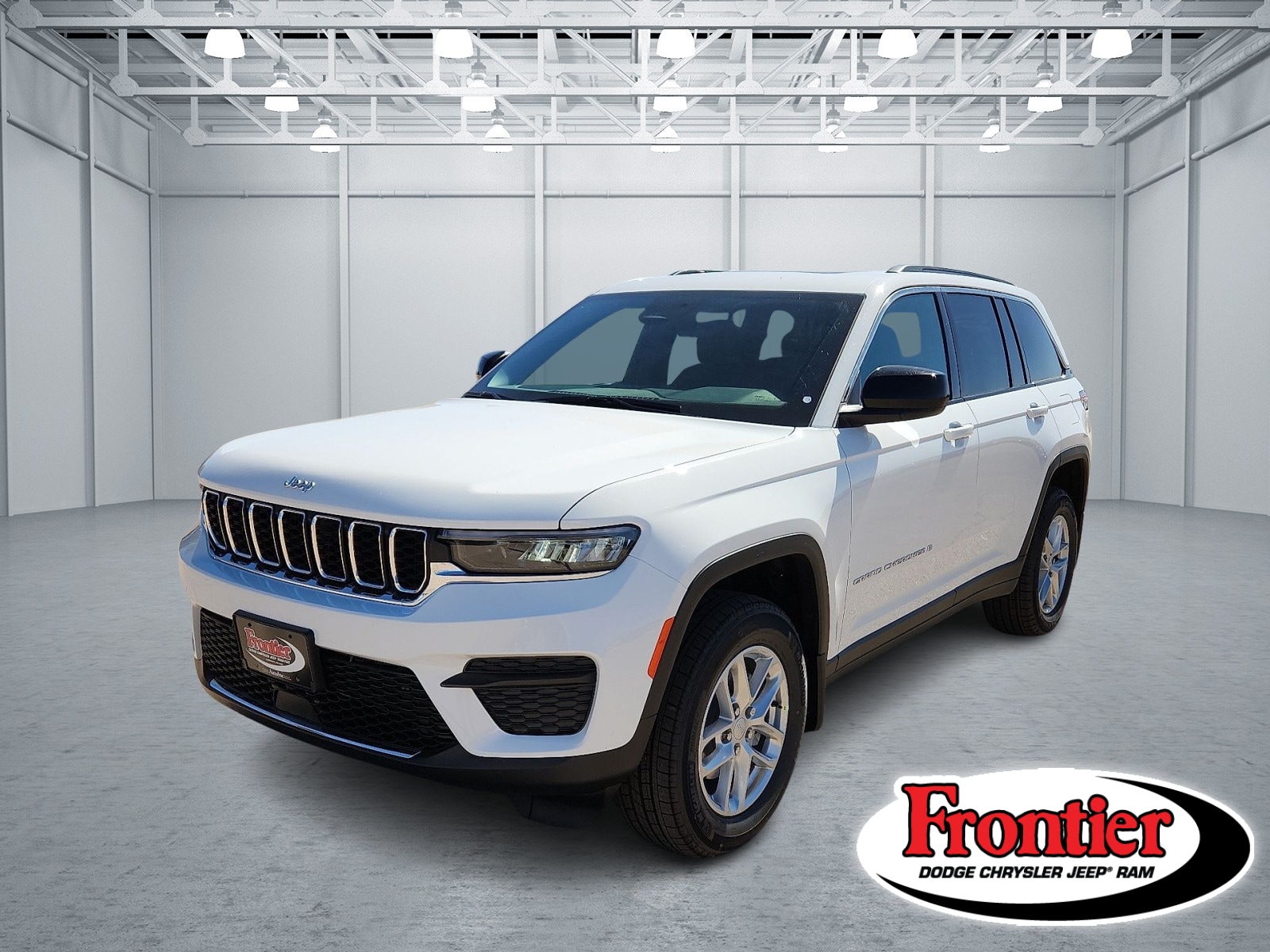 2025 Jeep Grand Cherokee Laredo's photo