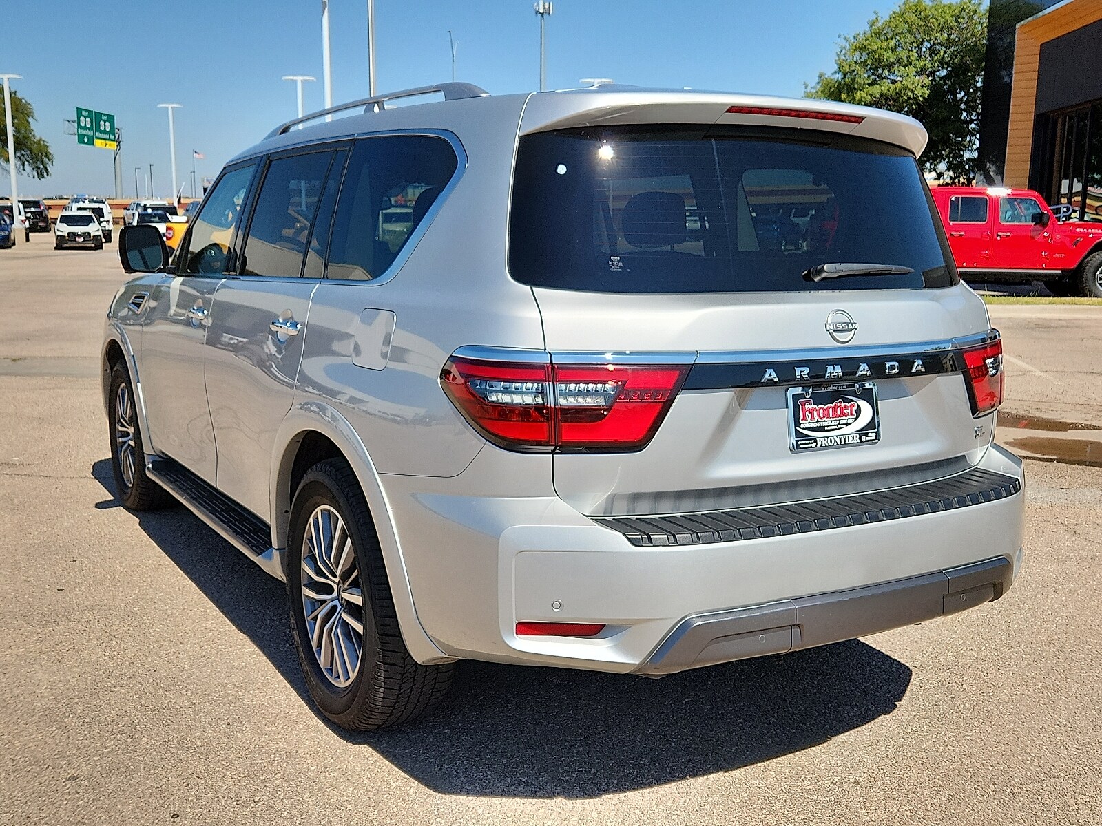 2024 Nissan Armada SL photo 3