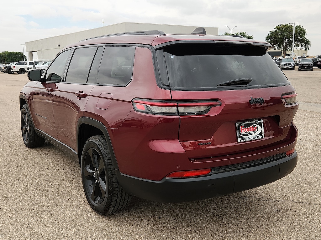 Used 2023 Jeep Grand Cherokee L Laredo SUV