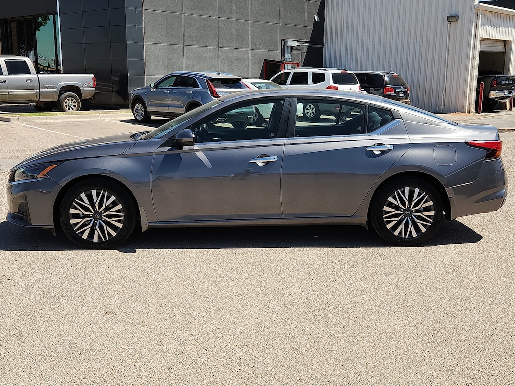 Used 2024 Nissan Altima 2.5 SV Sedan