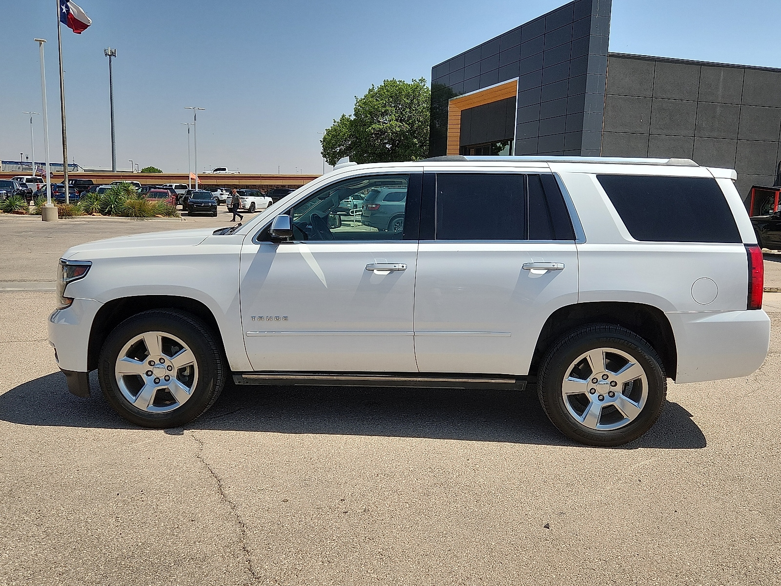 Used 2019 Chevrolet Tahoe Premier with VIN 1GNSKCKC2KR183046 for sale in Lubbock, TX