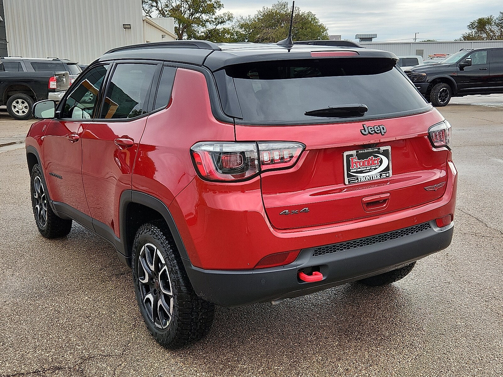 2026 Jeep Compass Trailhawk Sport photo 2