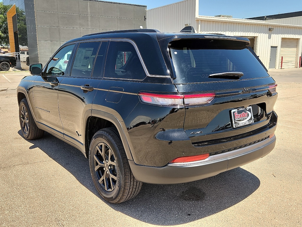 New 2026 Jeep Grand Cherokee LAREDO ALTITUDE 4X4 Sport Utility