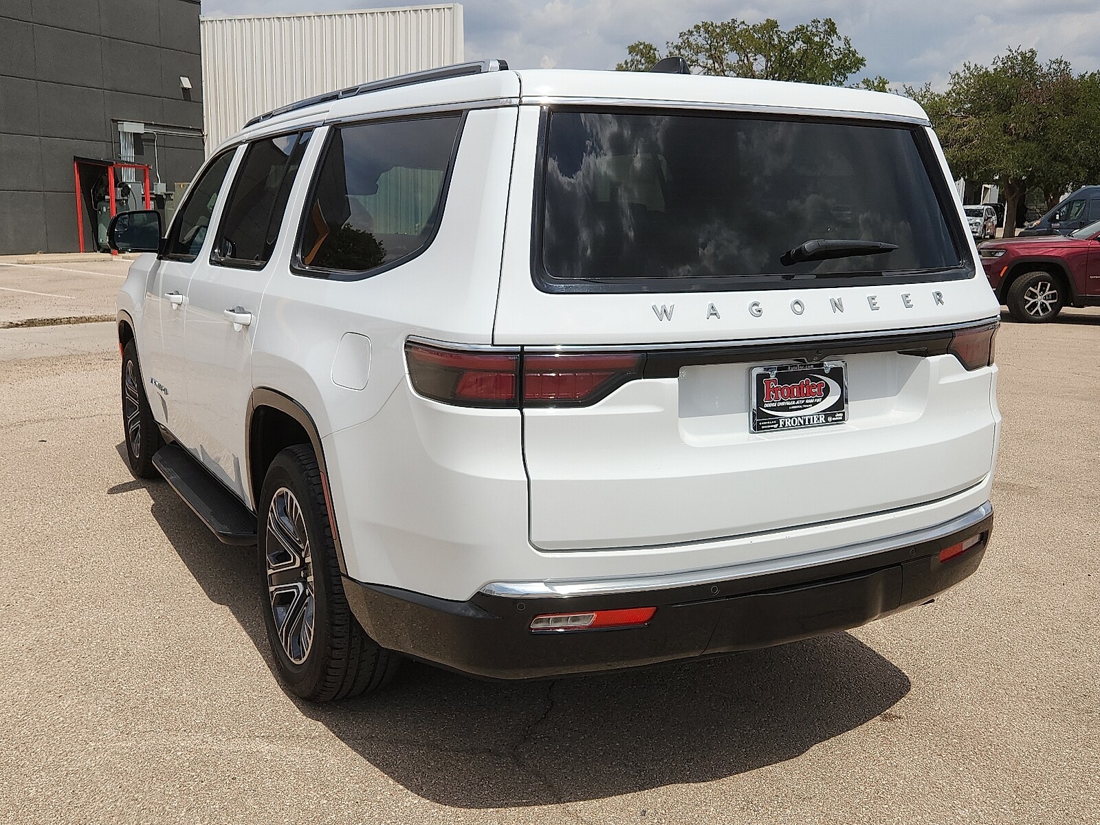 2024 Jeep Wagoneer Series II photo 2