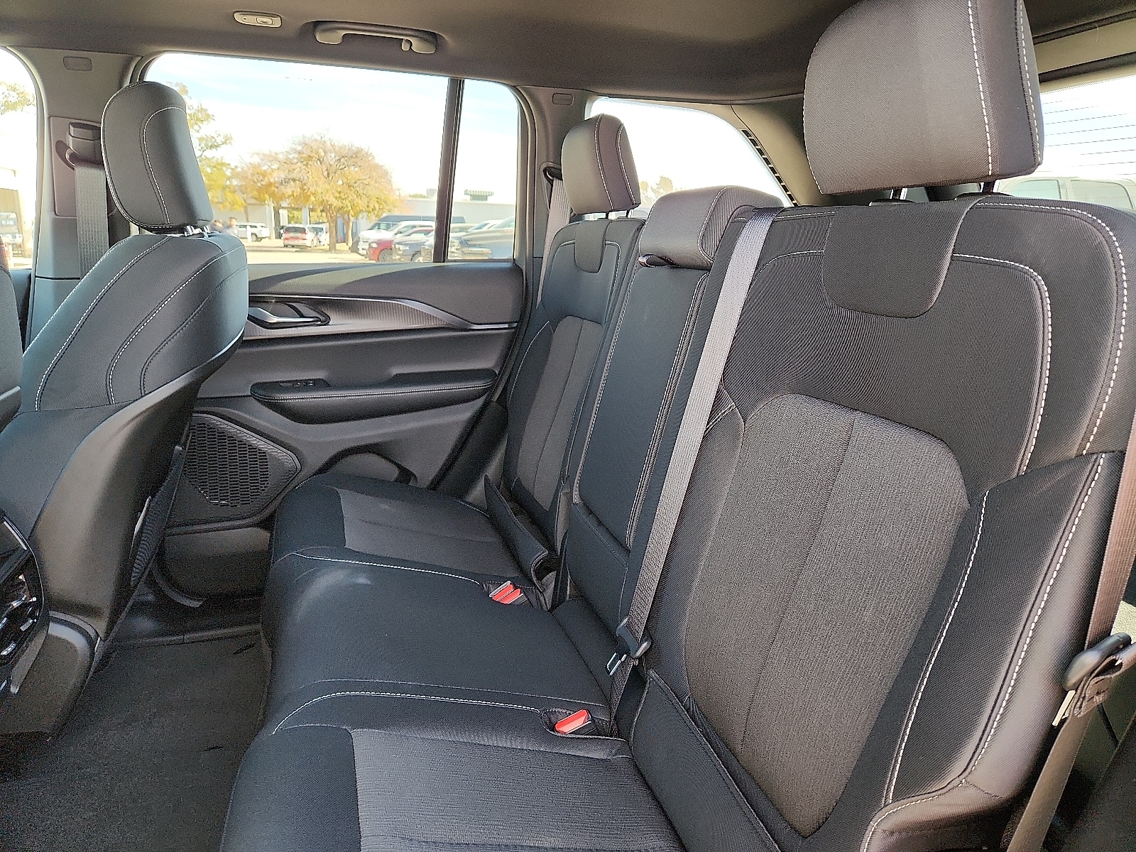 2025 Jeep Grand Cherokee Laredo - Photo 10