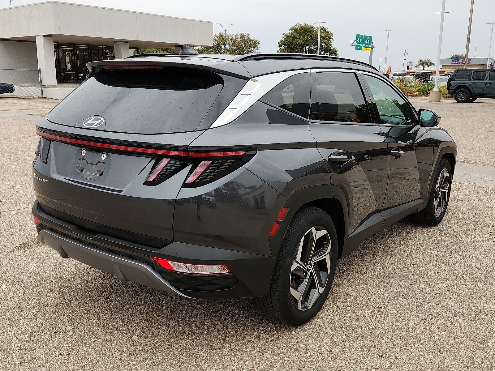 2024 Hyundai Tucson Limited photo 3