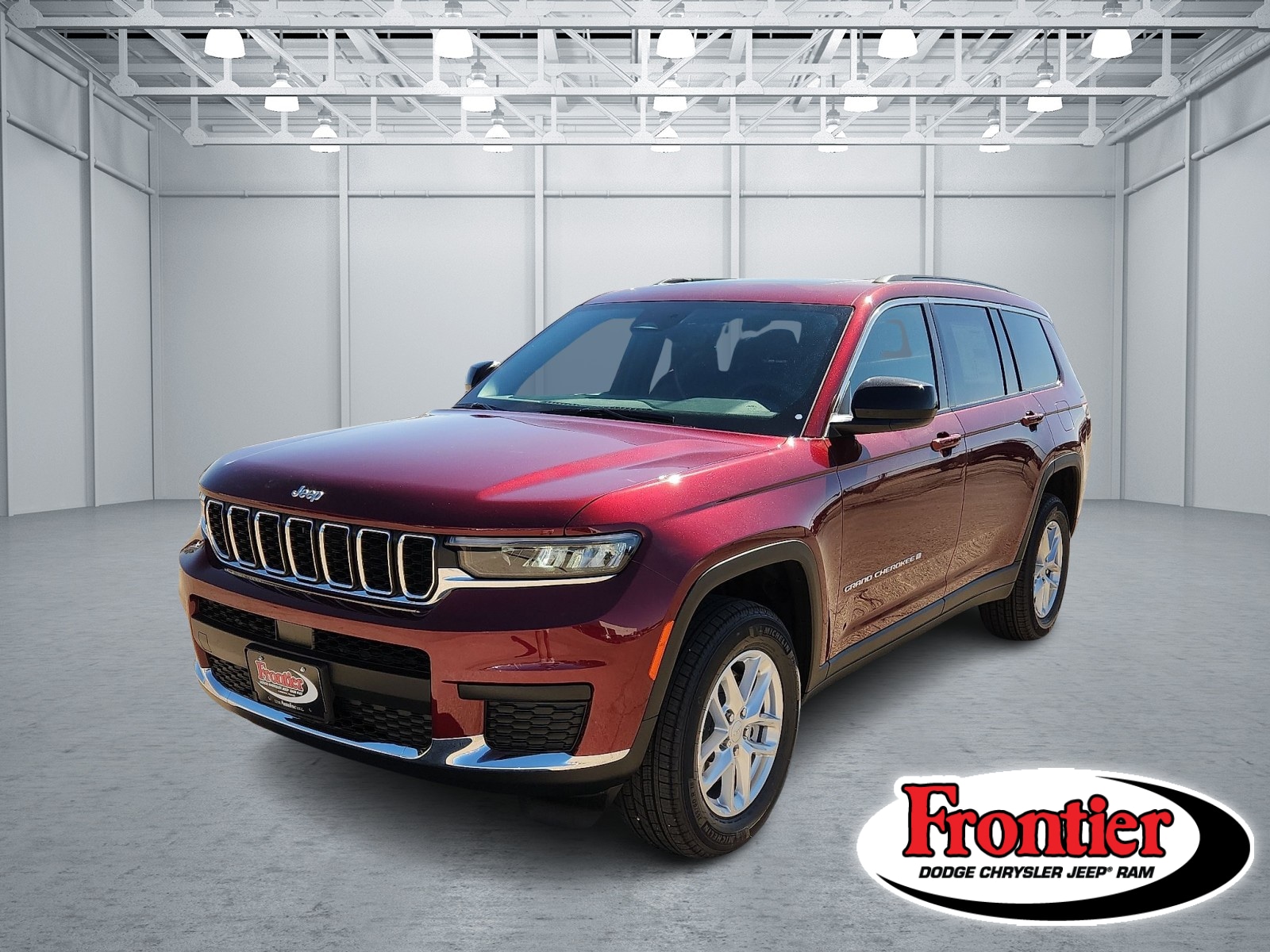 2025 Jeep Grand Cherokee L Laredo's photo